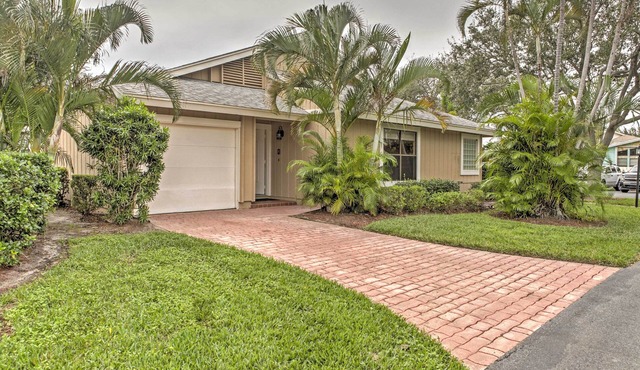 'Sand Dollar' Jenson Beach Home w/Pool Access!