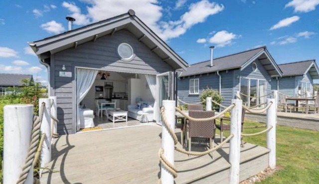 Sand Dollar (new for 2024) - a beach house that sleeps 5 guests in 2 bedrooms