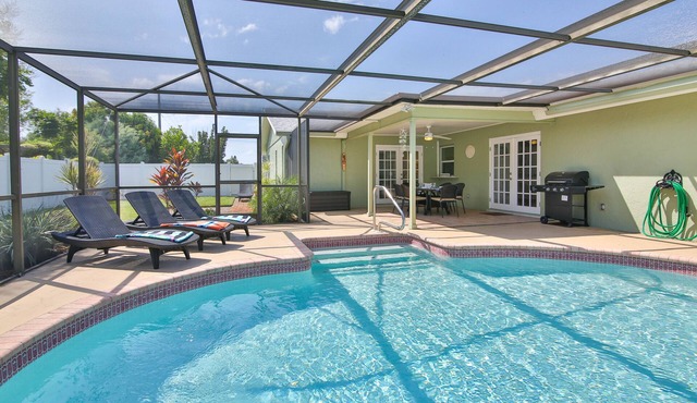 Sand Dollar - Newly Renovated Home w/Private Heated Saltwater Pool, Free Wifi