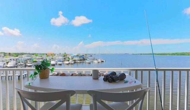 Sand Dollar Point - Pool, Bay, Hot Tub, 10 min to beach
