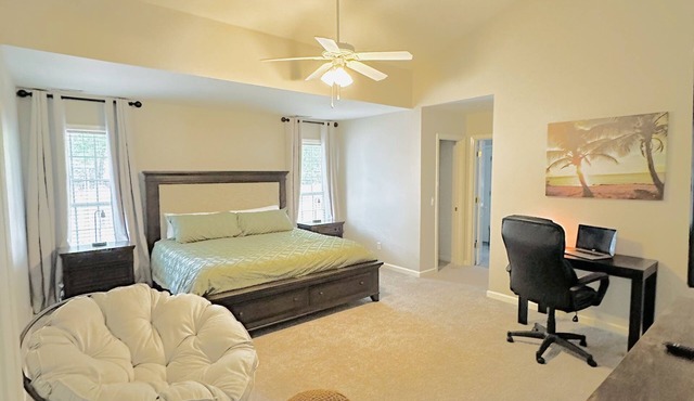 Sand In My Boots, Minutes to Parris Island & Beaufort and the beach!