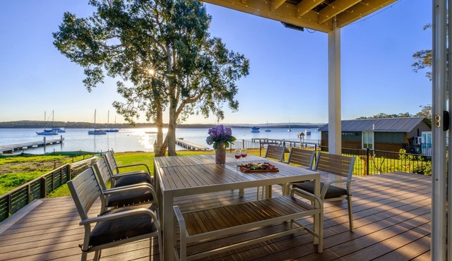 Sand Lake House- Absolute Waterfront Holiday Home at Lake Macquarie