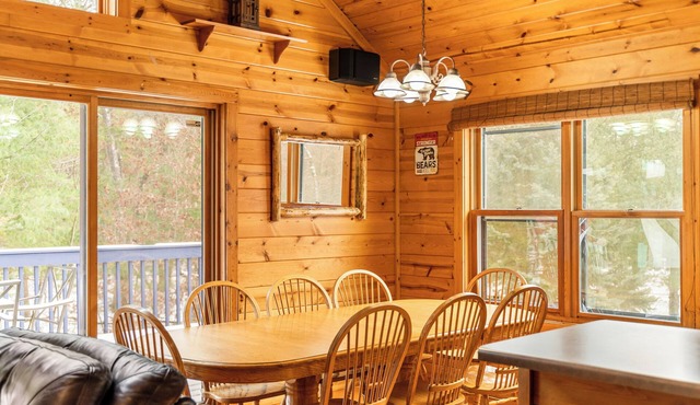 Sand Rock Lodge, Fire Pit, 3bd, 2bth sleeps 10