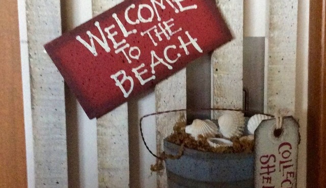 Sand Section Studio in Manhattan Beach, ½ Block to the Sand, South End, PARKING!