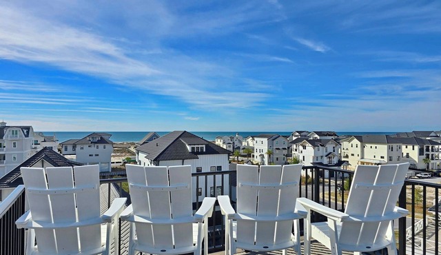 Sand & Stories: Rooftop Deck, Pet-Friendly, Sleeps 16, Sugar Sands Community