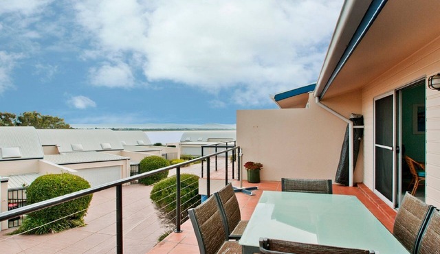 Sandalwood – a 15-minute to to Penguins Head Road