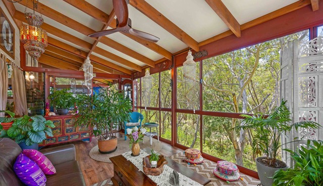 Sandalwood - Two-bedroom holiday house surrounded by peaceful bushland