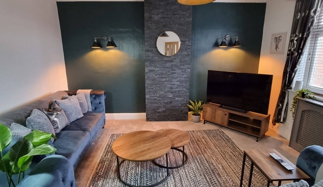 Sandbach Deluxe Whole Apartment