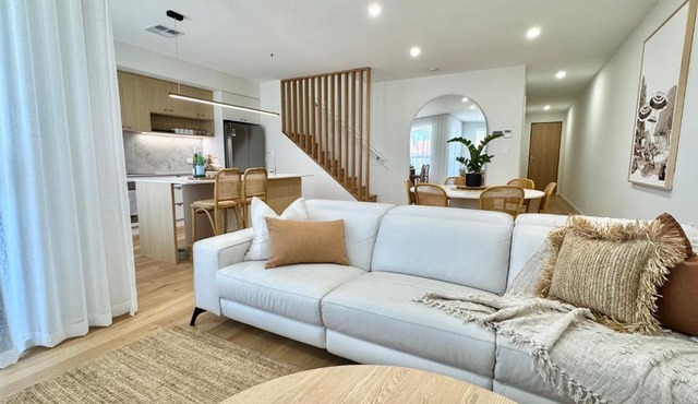 'Sandbar Escape' 3BR Beach House at Henley Beach