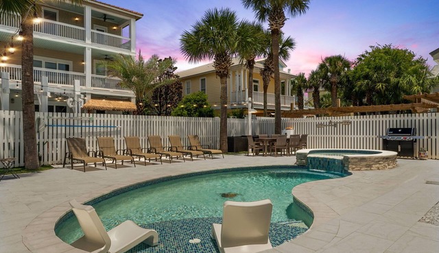 Sandborne Pool Oasis, Steps to Private Beach!