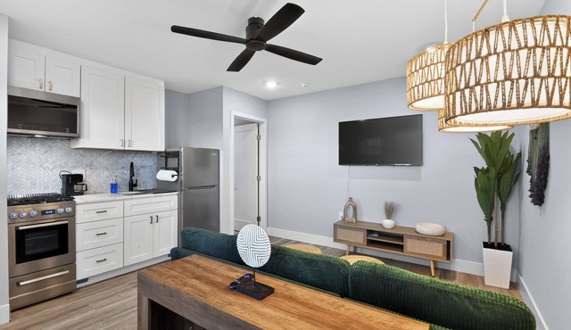 Sandbox and Sunshine. Adorable 1 Bd 1 Bath Condo in Margate