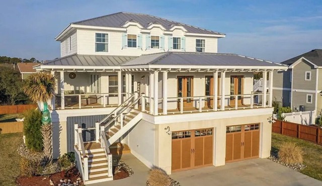Sandbridge. Beautiful Beach Home With Direct Beach Access and Ocean Views
