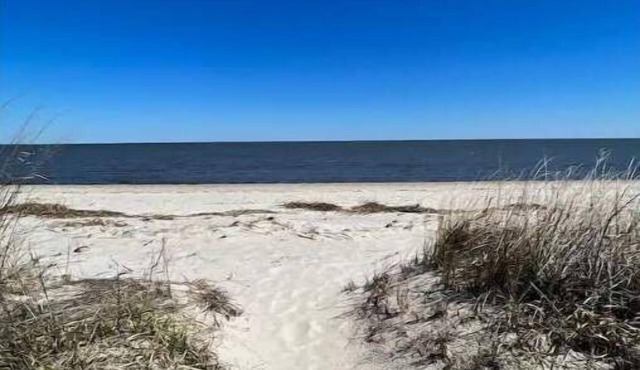 Sandcastle at the Bay/Beach Front Home- 3BR/2FB