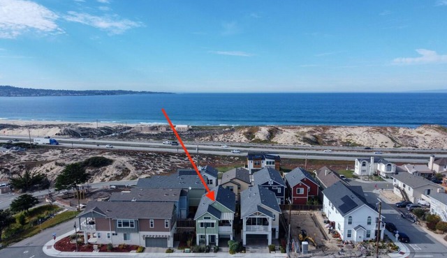 Sandcastle - Sand City House - Hidden Beach Gem