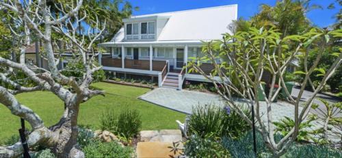 Sandcastles - Gorgeous beach house at North Avoca