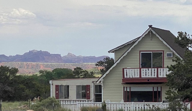 Sandcreek Cottage/Fabulous Views on Five Acres/Capitol Reef National Park