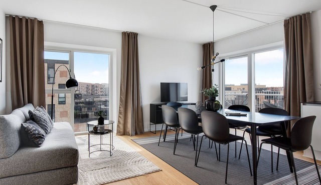 Sanders Arena - Chic 3-Bdr Apt Close to Metro