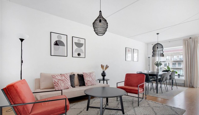 Sanders Arena - Cute 3-Bdr. Apt. Close to Metro