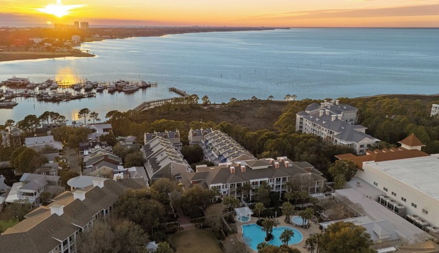 Sandestin Condo + Pool Access + Near Beach, Dining and Marina | Baytowne Wharf
