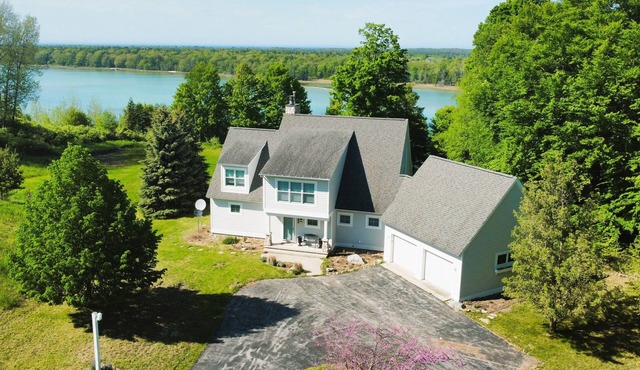 Sandhill House - Large and Spectacular Lakefront Home with Water Toys!