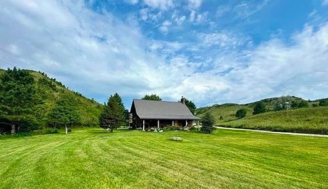 Sandhills retreat minutes from downtown Valentine