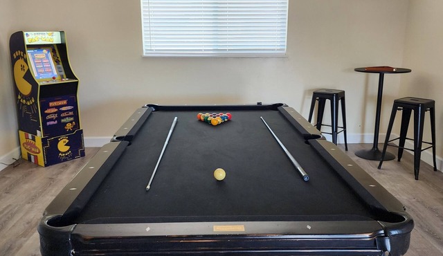 Sandia Retreat - Pool Table, Arcade, Relaxing, FUN