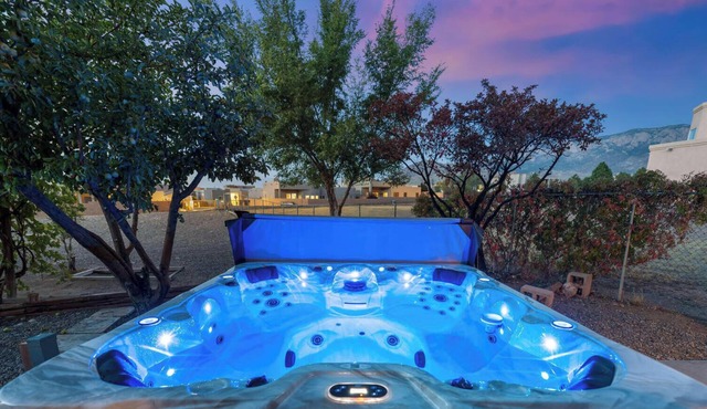 Sandia Sunsets with Hot Tub - An Irvie Home