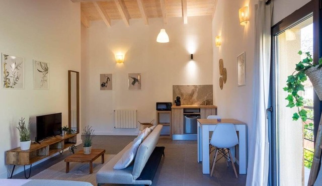 Sandoñana · by Wehomes · Old Palace Lodge DA10