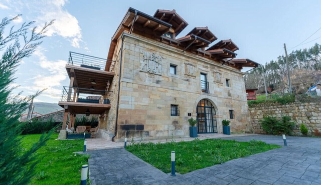 Sandoñana Palace - by Urban Hosting suite 2