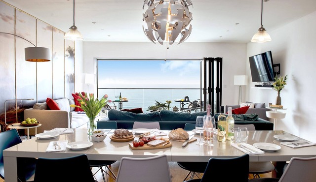 Sandpiper - Beach-side House with Terrace Hot Tub and Stunning Views