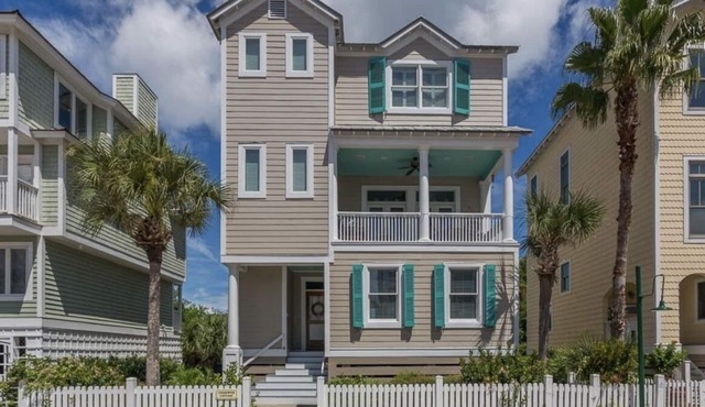 Sandpiper Cottage - Fantastic Beach Front Property on Georgia Coast w/Elevator!