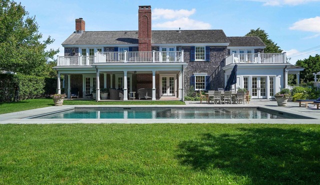 Sandpiper Fields Luxury Field Club Home Near South Beach on Martha’s Vineyard