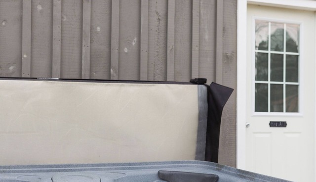 Sandpiper House | West Lake | 4 Bedrooms | Hot Tub