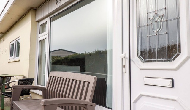 SANDPIPER, pet friendly, country holiday cottage in Perranporth