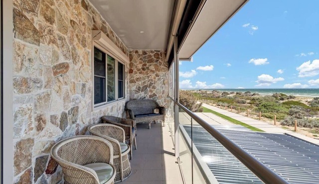 Sandpiper Retreat Breathtaking Beachfront Panorama