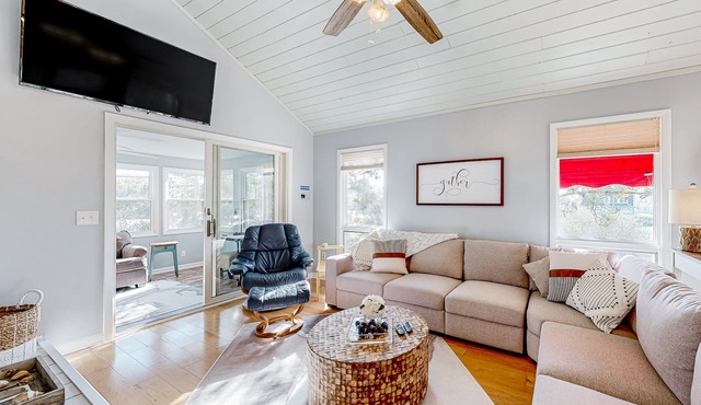 Sandpiper Village home with private beach, fireplace, balcony, & washer/dryer