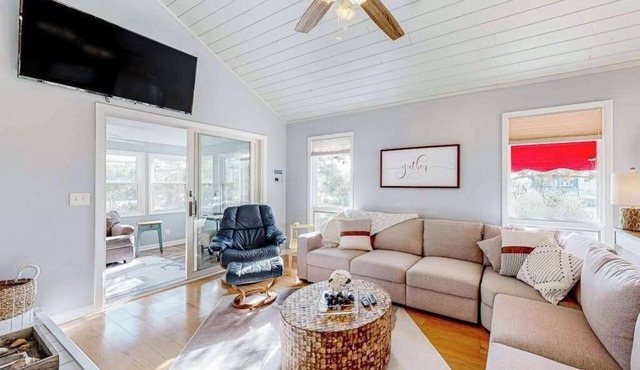 Sandpiper Village home with private beach, fireplace, balcony, & washer/dryer