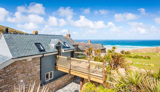 Sandpipers, Beach Cottage, Great Sea Views, Patio