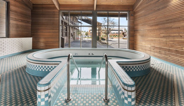 Sandpoint Hotel & Suites Downtown