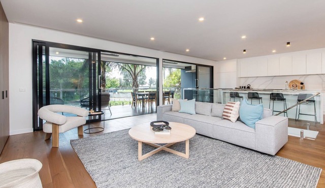 Sandringham Sunshine Escape