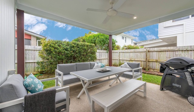 SANDS BEACH HOUSE A - beachside/wifi/dog friendly