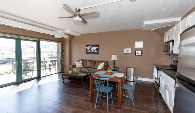 Sandusky Bay Waterfront Views For Four!