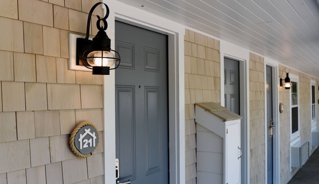 Sandwich Inn and Suites