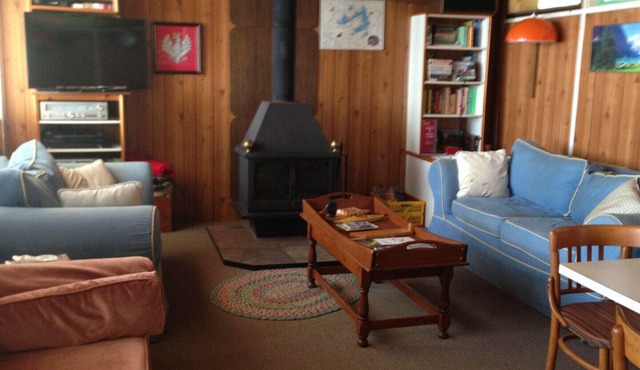 Sandy Beach Cottage on Chandos Lake