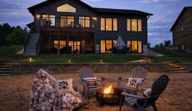 Sandy Beach⊹Lake⊹Firepit⊹Deck⊹Porch⊹Kayaks⊹Toys