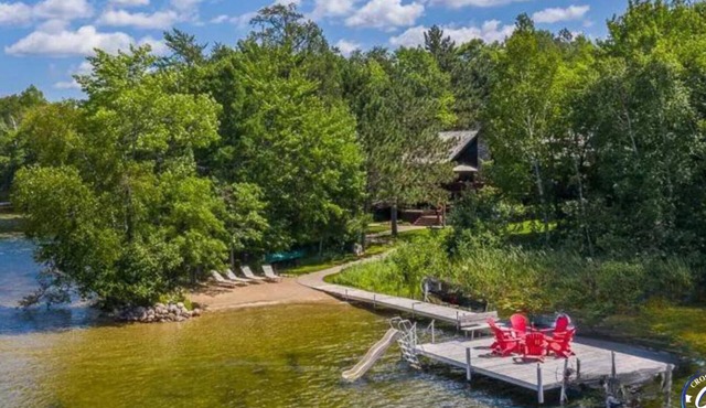 Sandy Beach on O'Brien Lake. Sleeps 16