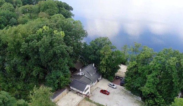 Sandy Beach WhlChr-Friendly Woodlands Lodge w/47 Wooded Acres w/Trails!