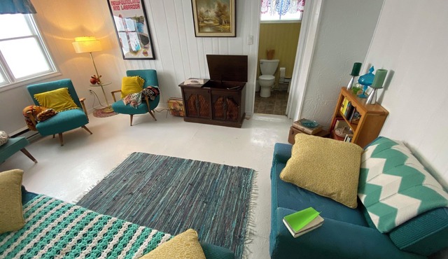 Sandy Beaches/Waterfalls swimming/meadows/hiking;nWestern Bay Sands Cottage