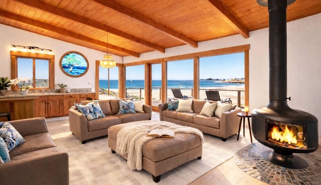 Sandy BEACHFRONT Surfside - at Corcoran Beach, Newly Remodeled w/HOT TUB!