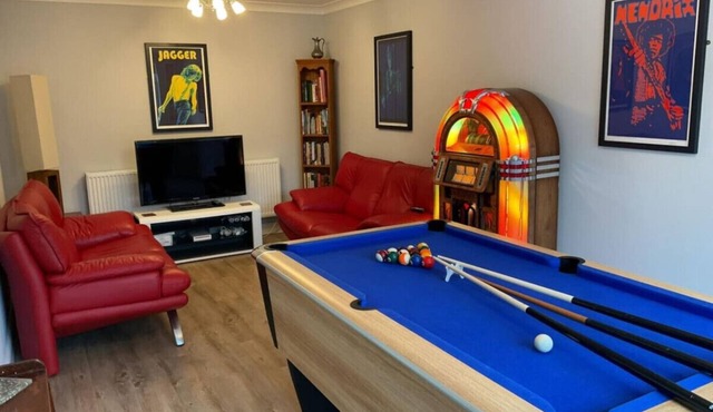 Sandy Bottom - opposite the Dunes – Pool Table & Juke Box